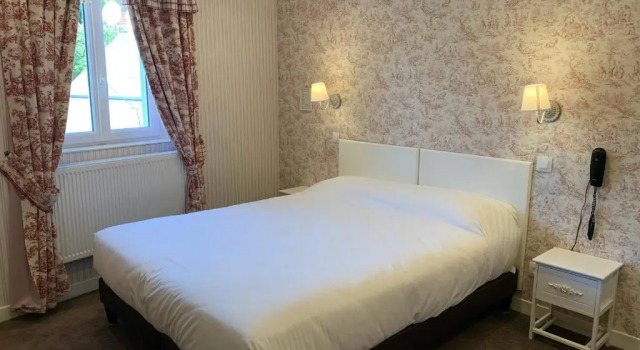 Трёхместный номер Comfort Logis Hôtel Auberge du Port des Roches