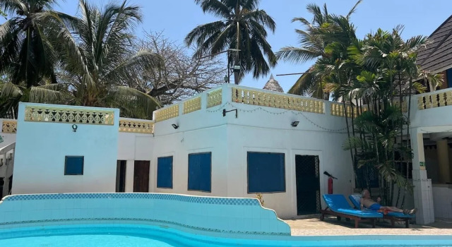 Коттедж Luxurious 3-bedroom Holiday House With Pool Access in Diani Beach