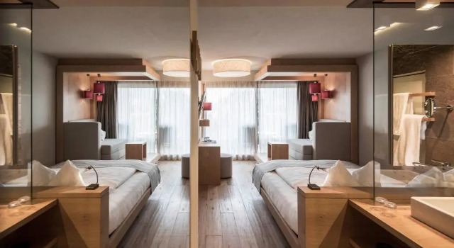 Люкс с балконом Das Panorama Designhotel
