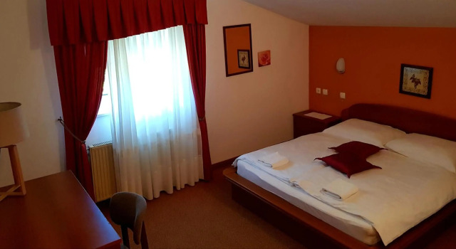 Gostišče Jazbec, Book Hotel Idrsko Julian Alps