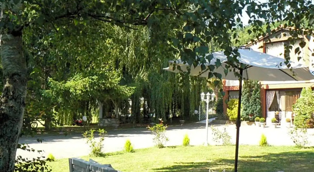 La Caldamente, Rezerwuj Hotel Hotele w Rieux-de-Pelleport z basenem, Basen