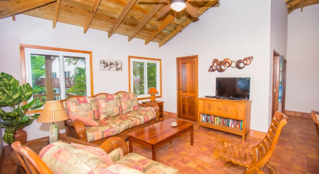 Casa Marsiesta 2 Bedroom Home, Book Hotel Roatan Airport 