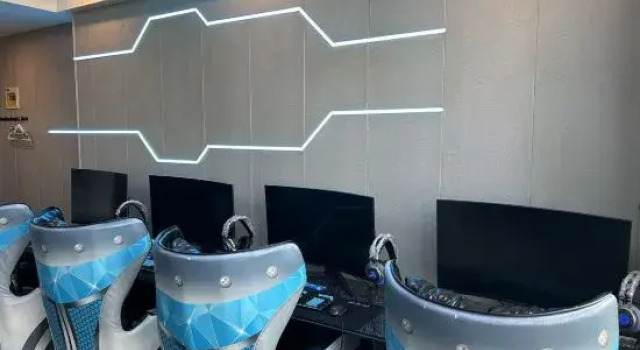 Капсула Dolphin E-Sports Hotel