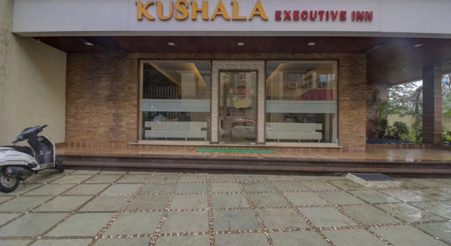 OYO 7158 Hotel Kushala Executive Inn