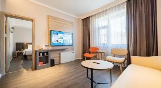 Люкс HanTing Hotel (Yichuan Dianli Building Hukou Waterfall)