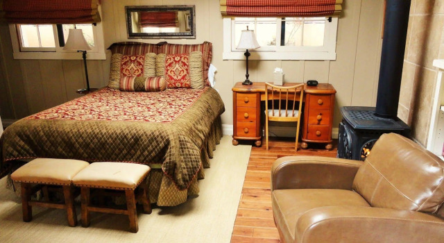 Edgemere Cottages, Prenota Hotel Carmel Highlands Indiana