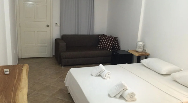 Семейный номер Standard с балконом Pataros Hotel