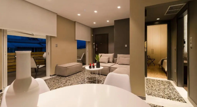 Ma Maison Nο 1, Penthouse, Acropolis and Lycabettus view, Ultra High Speed Internet 300 Mbps, 15' to Acropolis by metro, 1' from Metro Station