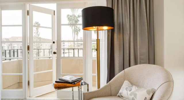 Двухместный номер Premier с балконом Four Seasons Hotel Los Angeles at Beverly Hills