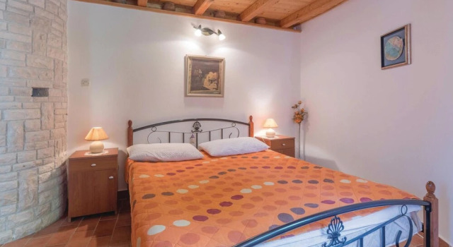 Stunning Home in Manjadvorci With Wifi and 1 Bedrooms, Book Hotel Manjadvorci Central Istria