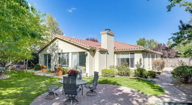 Коттедж 13 Mi to Slopes: Cozy Home w/ Fenced Yard in Reno