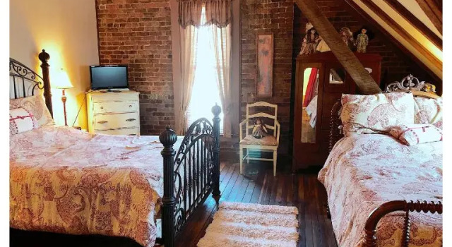 Четырёхместный номер Standard Main Street Bed & Breakfast Established in 1810