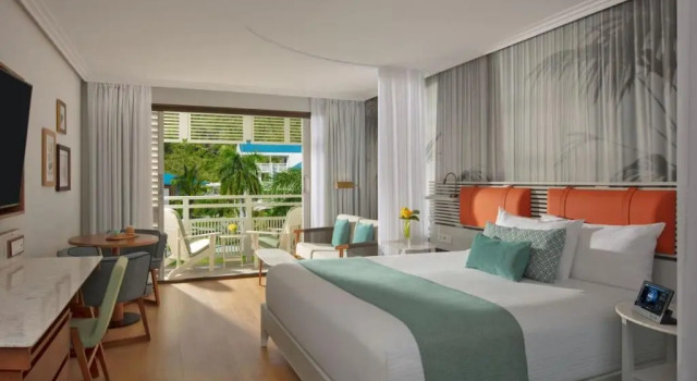 Полулюкс St Martin Beach Resort & Spa