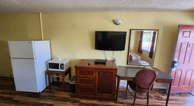 Четырёхместный номер Standard Vince's Motel Inc.