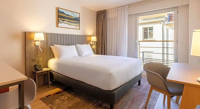 Двухместный люкс c 1 комнатой с балконом Staybridge Suites - Cannes Centre by IHG