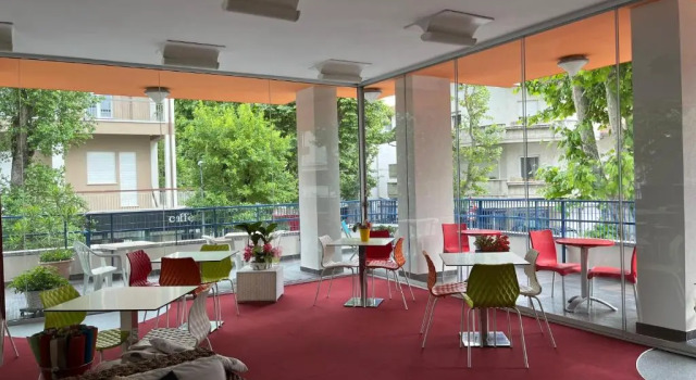 Четырёхместный номер Standard с балконом Hotel Senior