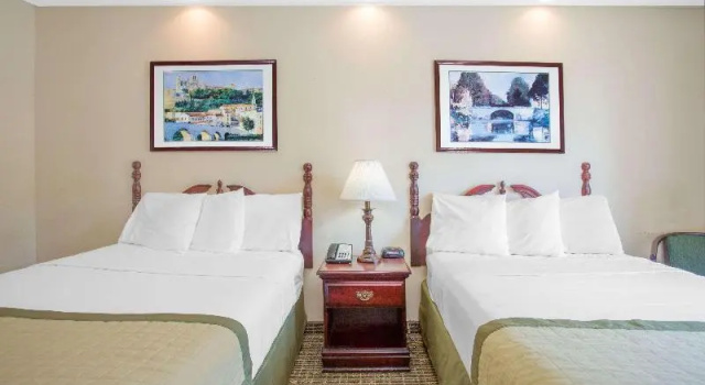 Шестиместный номер Standard Comfort Inn Martinsville