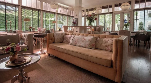 Zenzez Hotel & Lounge