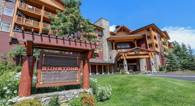 Sunstone 127 Modern Condo At Sunstone Lodge with Great Complex Amenities near Ski-In Ski-Out by RedAwning