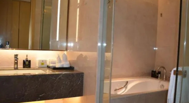 Полулюкс Executive Rushan International Hotel