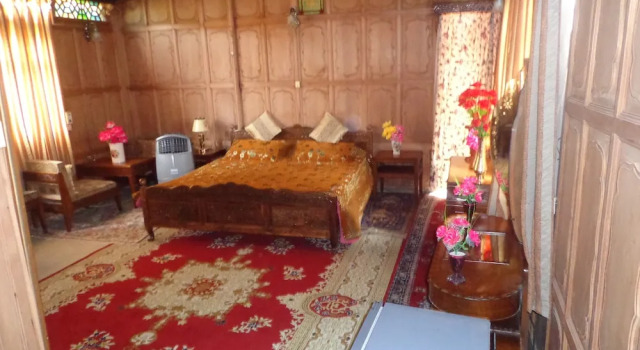 Alif Laila Group of Houseboats, Забронировать Отель Сринагар Jammu & Kashmir Ski