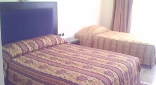 Трёхместный номер Standard Hotel Al Khaima