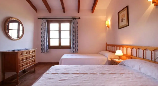 Villa - 2 Bedrooms with Pool and WiFi - 103214