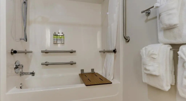 Одноместный люкс Holiday Inn Express Hotel & Suites Dayton-Centerville by IHG