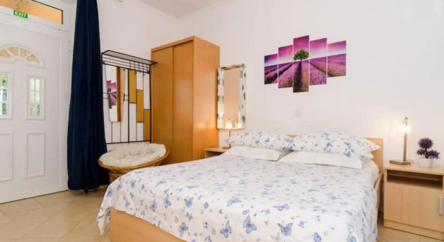 Apartments & Room Frane
