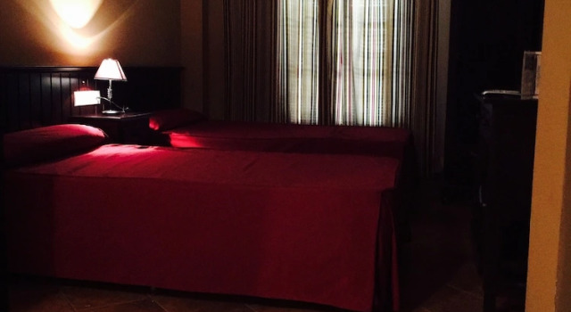 Двухместный номер Classic с балконом Hostal Pechi