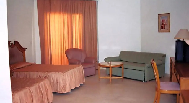 Полулюкс Kanzy Hotel Cairo
