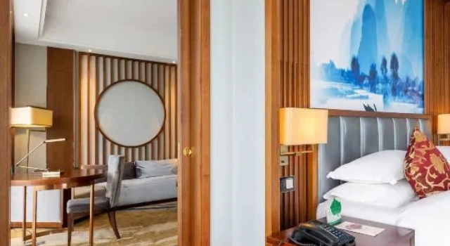 Люкс Lake International Hotel