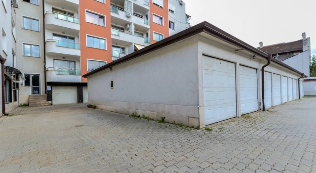 FM Deluxe 1-BDR Apartment with Parking - The M Place, Book Apartment Bov Sofia