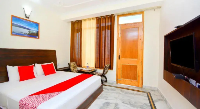 Vivek Palace Deluxe by OYO Rooms