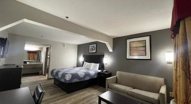 Люкс Speedway Inn & Suites