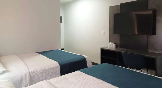 Четырёхместный номер Deluxe Motel 6-Fresno, CA - Blackstone North