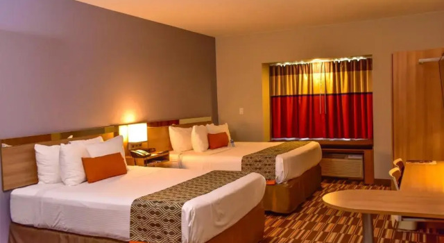 Четырёхместный номер Standard Microtel Inn & Suites by Wyndham Cuauhtemoc Campos Menonitas