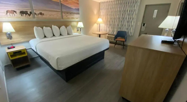 Номер Standard Days Inn by Wyndham Roswell