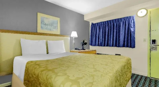 Двухместный номер Standard Brookville Inn By OYO Near Dayton International Airport