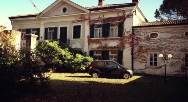 Schloss Teuffenach, Book Hotel Hoteller i Friuli Venezia Giulia med parkering, Parkering