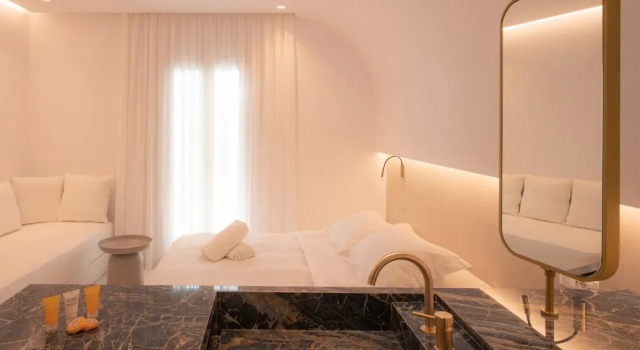 Люкс с балконом Petasos Chic Hotel