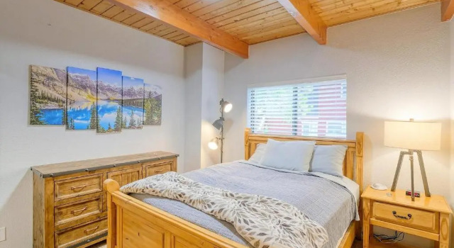 Коттедж Love It Up Here! at Lake Arrowhead Lakeview 5 bedrooms 2 lofts 4 decks