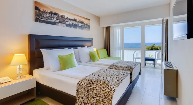 Двухместный номер Premium с балконом и с видом на море Hotel Pinija