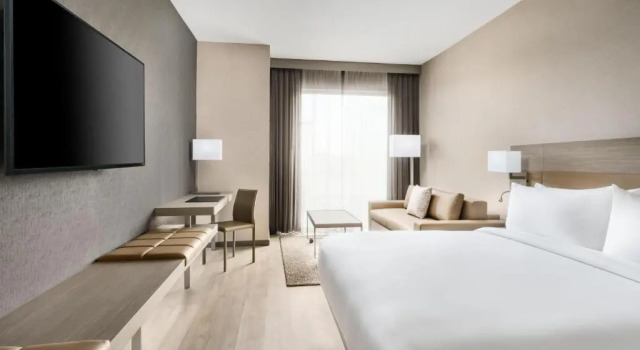 Двухместный номер Standard AC Hotel By Marriott Raleigh Downtown