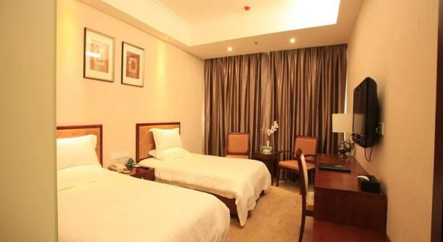 GreenTree Inn ShanDong JiNing WeiShan Lake National Wetland Park Business Hotel, Rezervasyon Otel Weishan otoparklı oteller, Otopark