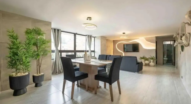 Апартаменты 3 BR apartment 1 block from lleras park