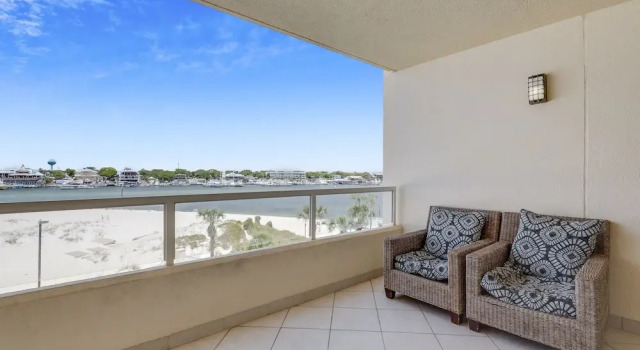 Номер Standard East Pass Towers 305 2 Bedroom Condo by RedAwning