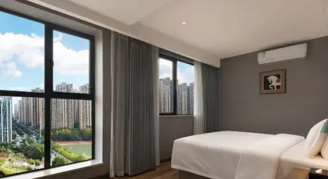 Люкс Yibo Apartment Hotel (Changsha Songya Lake Wuyue Plaza)