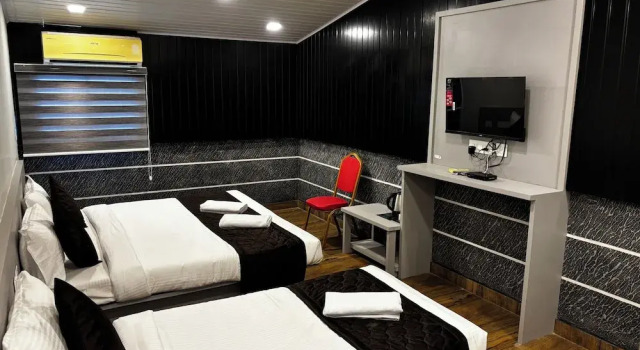 Трёхместный номер Deluxe South Gate Residency