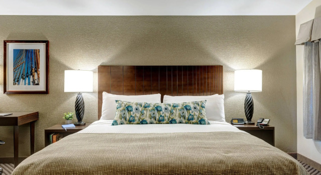 Двухместный люкс Garrison Hotel & Suites Dover-Portsmouth, an Ascend Collection Hotel